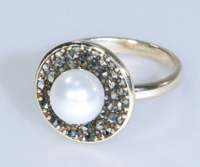 Seshat Pearl Ring